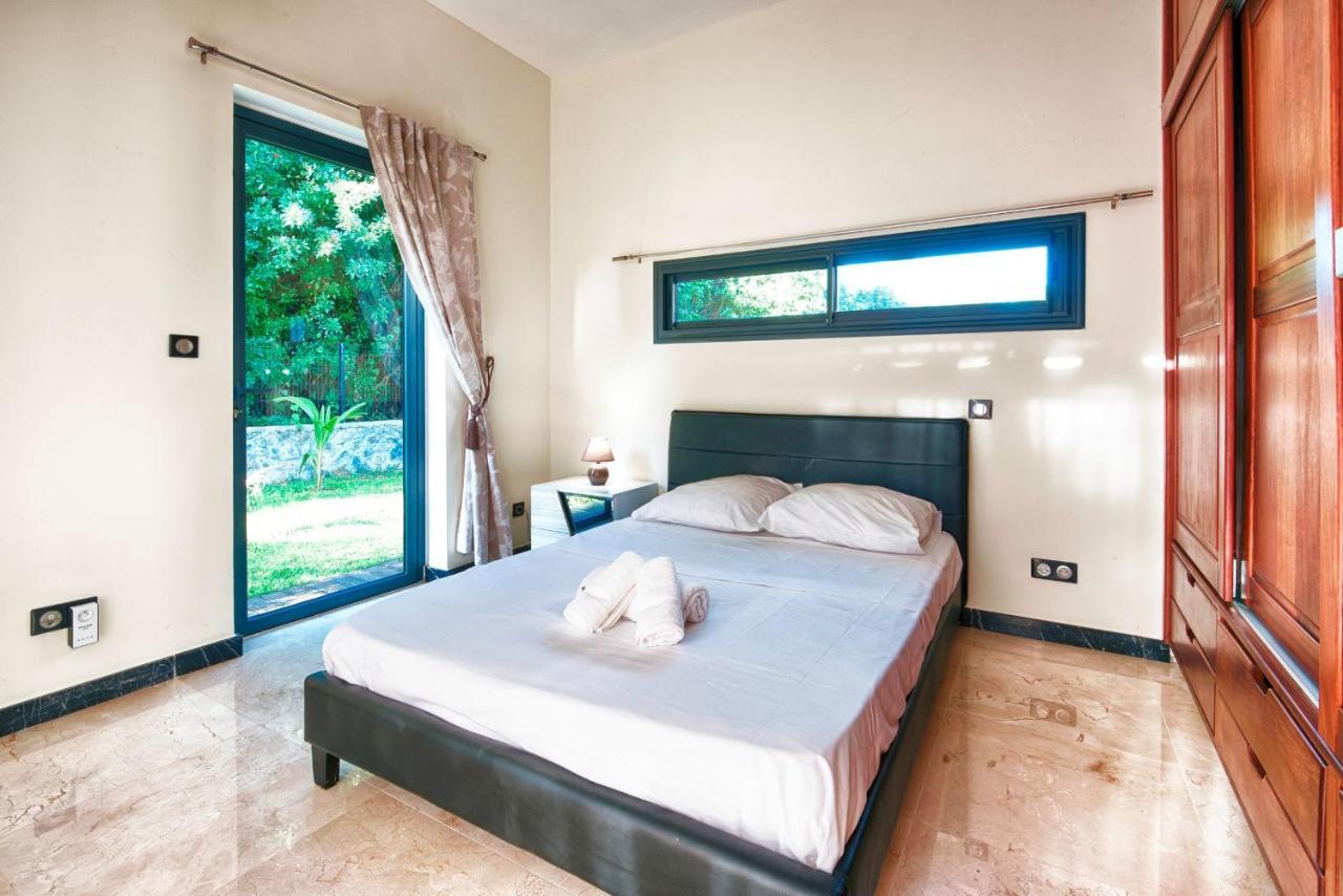 Villa Isis A L Entre-Deux Avec Piscine Pour 7 Personnes Entre Deux Buitenkant foto
